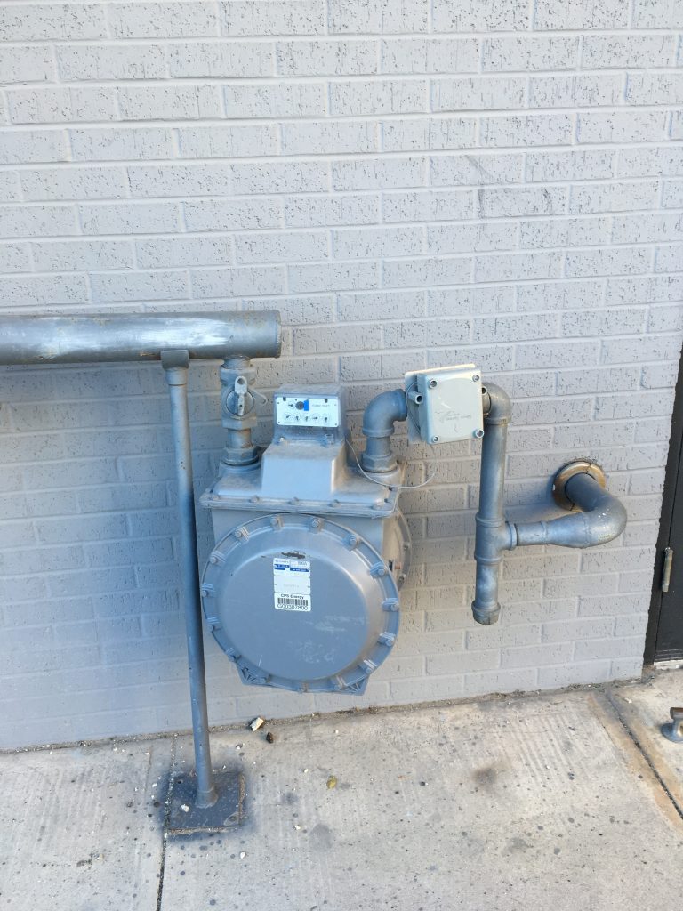 US gas flow meter with pulse output and a data logger